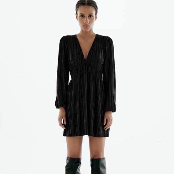 Zara Black Pleated Mini Dress with Long Sleeves - Picture 1 of 4